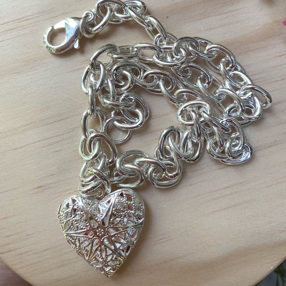 Silver Heart Necklace metal choker necklace - Picture 5 of 5